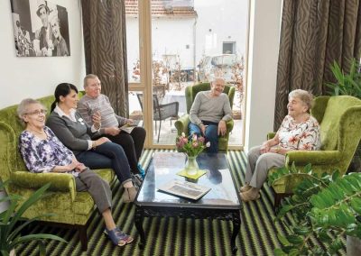 Sitzecke mit gemütlichen Sofas